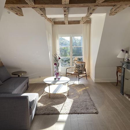 La Grande Carree Bed & Breakfast Saint-Cyr-sur-Loire Exterior foto