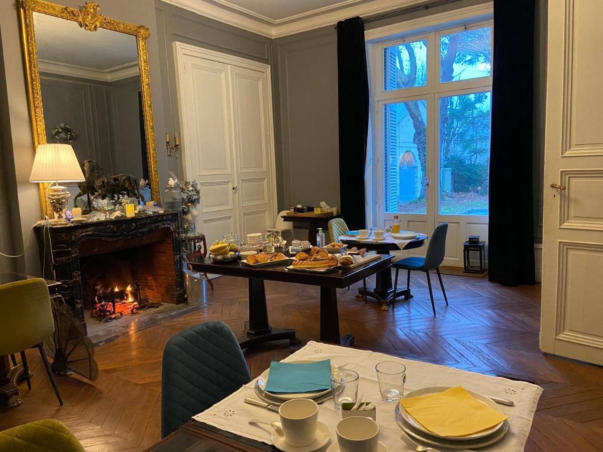 La Grande Carree Bed & Breakfast Saint-Cyr-sur-Loire Exterior foto