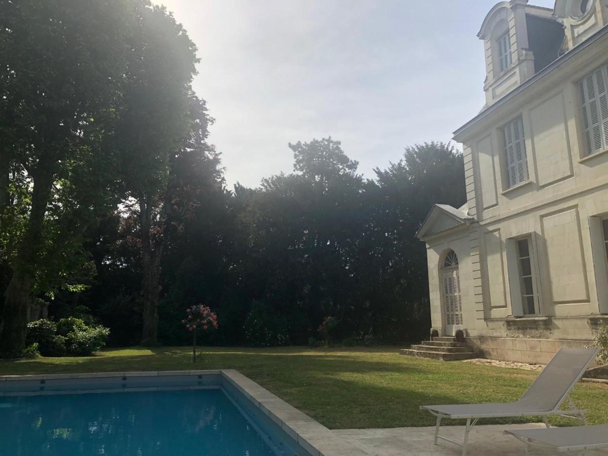 La Grande Carree Bed & Breakfast Saint-Cyr-sur-Loire Exterior foto