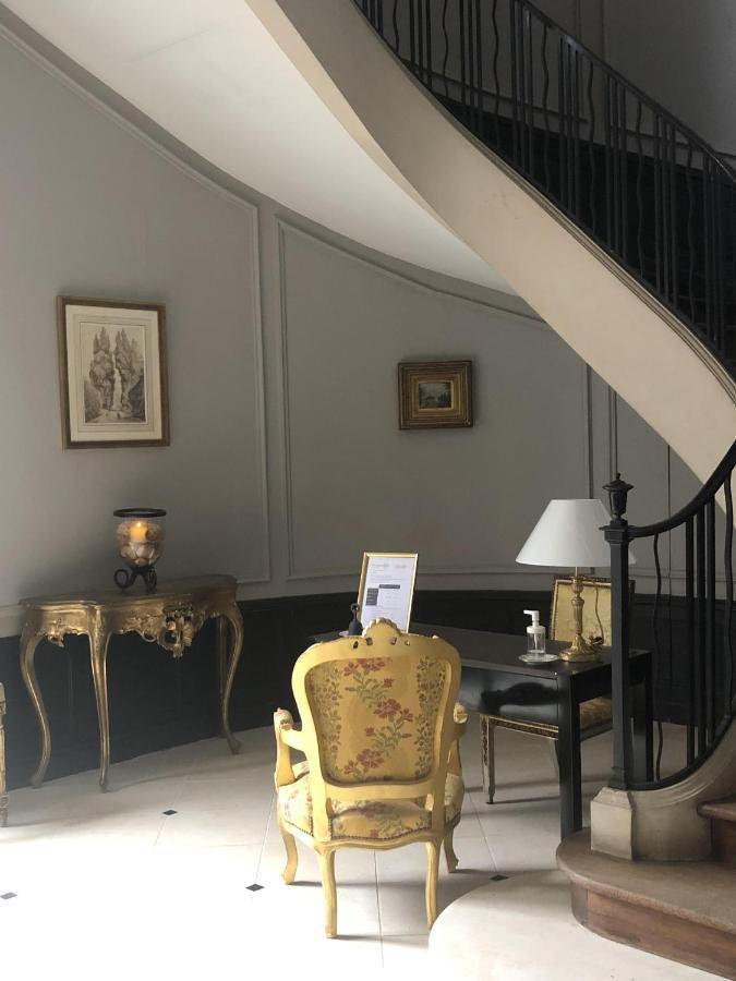 La Grande Carree Bed & Breakfast Saint-Cyr-sur-Loire Exterior foto