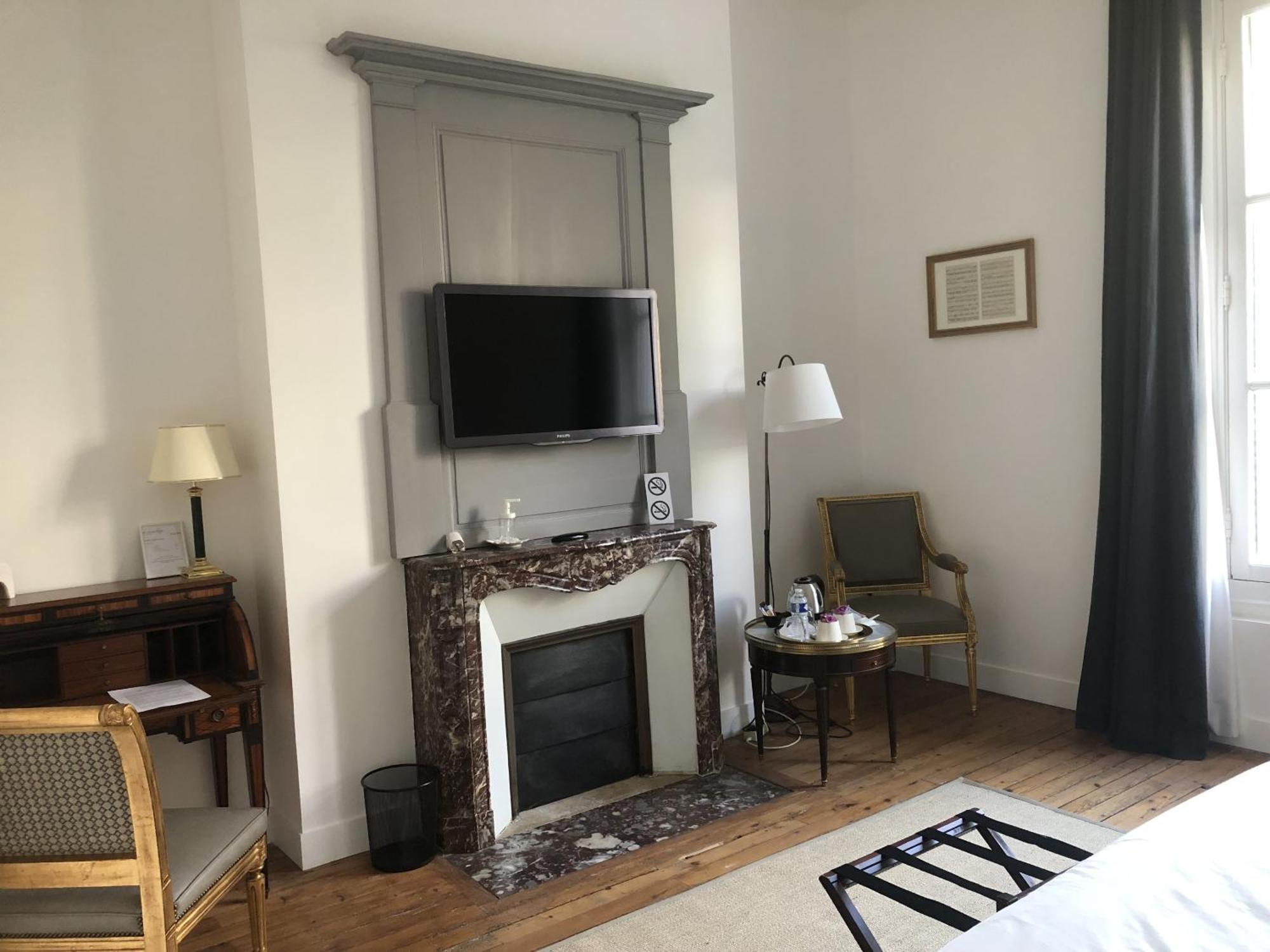 La Grande Carree Bed & Breakfast Saint-Cyr-sur-Loire Exterior foto