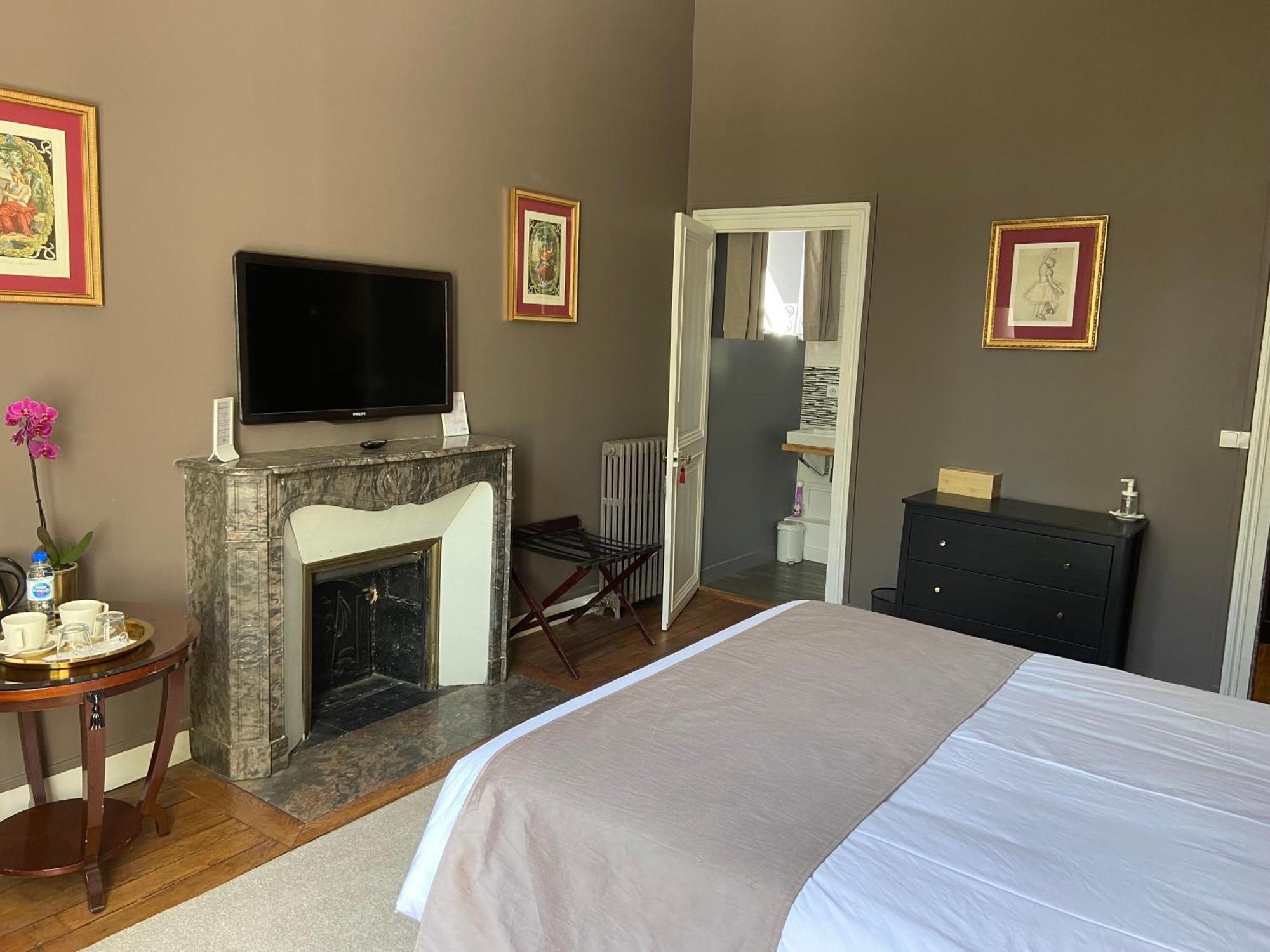 La Grande Carree Bed & Breakfast Saint-Cyr-sur-Loire Exterior foto